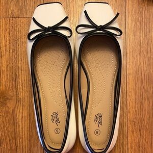 BRAND NEW WOMENS RIBBON BALLET FLATS